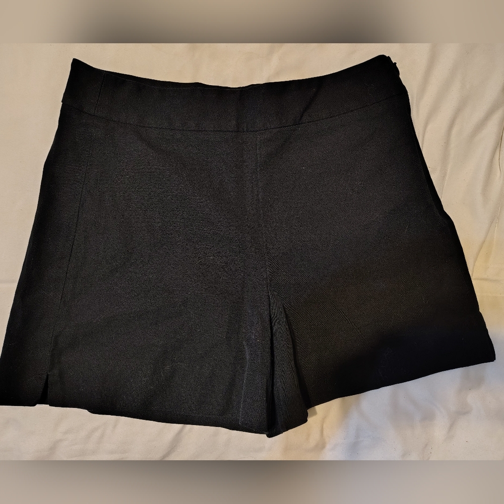 GAP Women's Black Shorts Size 8